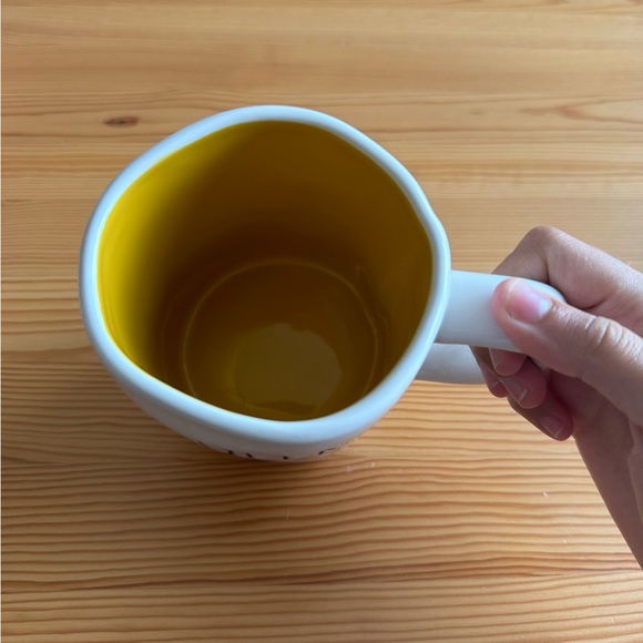 Queen Bee Rae Dunn - Picture 2 of 3